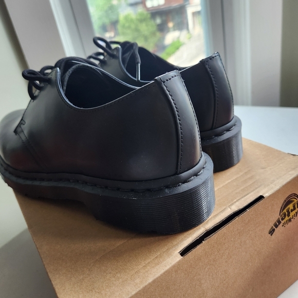 Dr. Martens 6/111461 MONO SMOOTH LEATHER OXFORD SHOES size 8 BNWB (no lid) - Picture 7 of 9